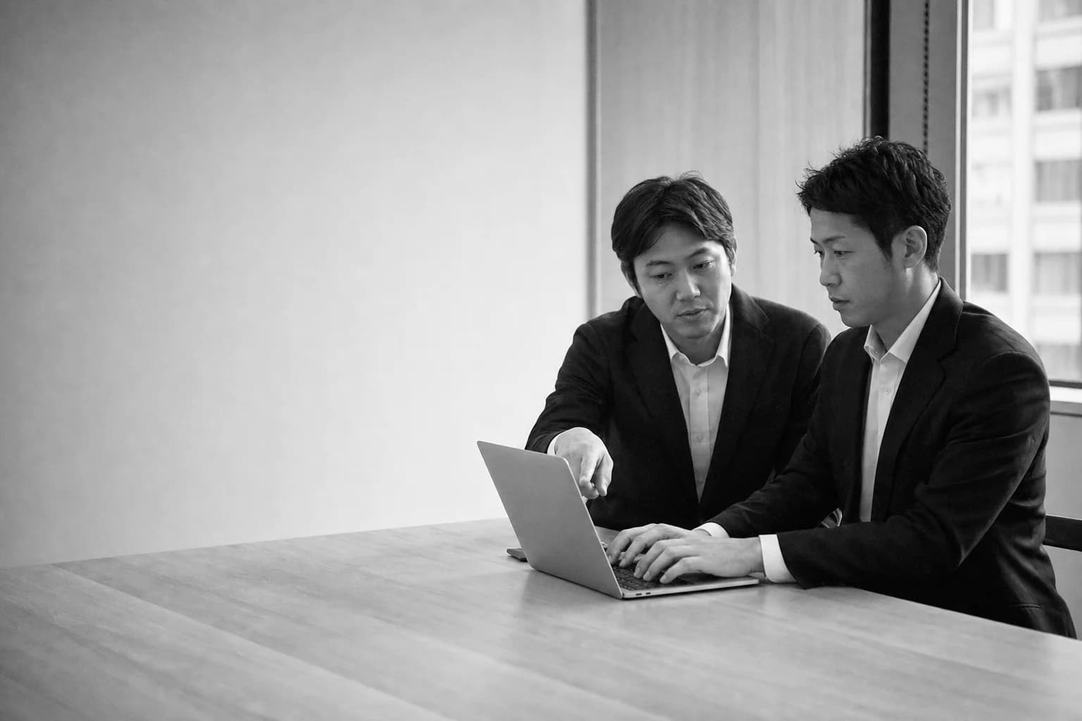 経営者にClaude Codeの使い方を教えている様子